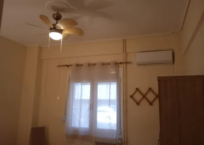 Myrtle, City Center Renovated Apartment